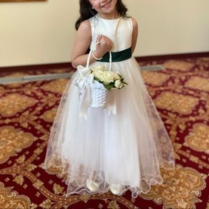 Flower girl/communion dress